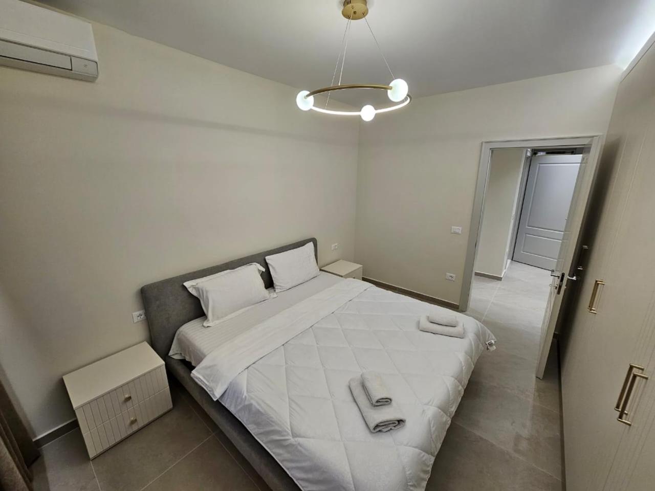Apartment Te Rruga Bogdaneve * Tirana