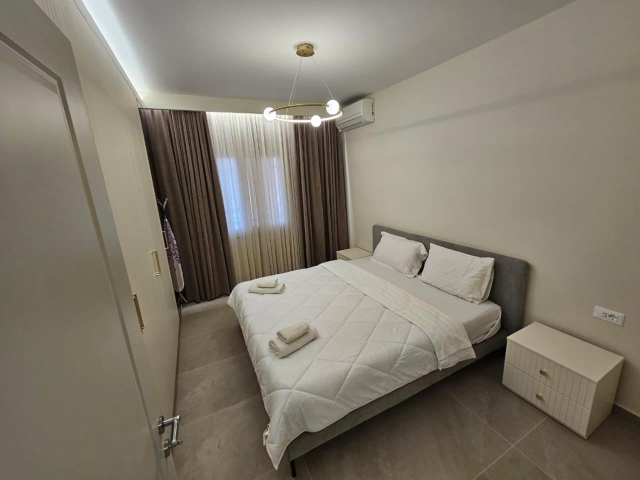 Apartment Te Rruga Bogdaneve * Tirana
