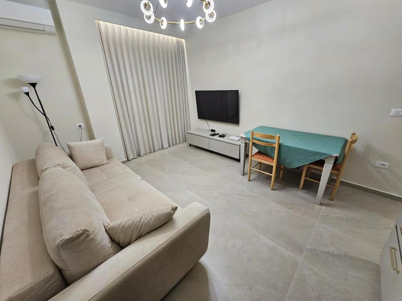 Apartment Te Rruga Bogdaneve Hotel