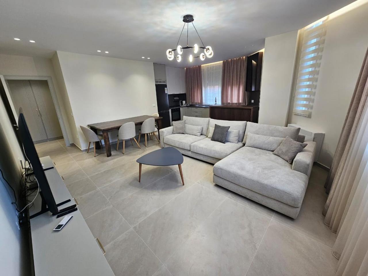 Apartment Te Rruga Bogdaneve Hotel *