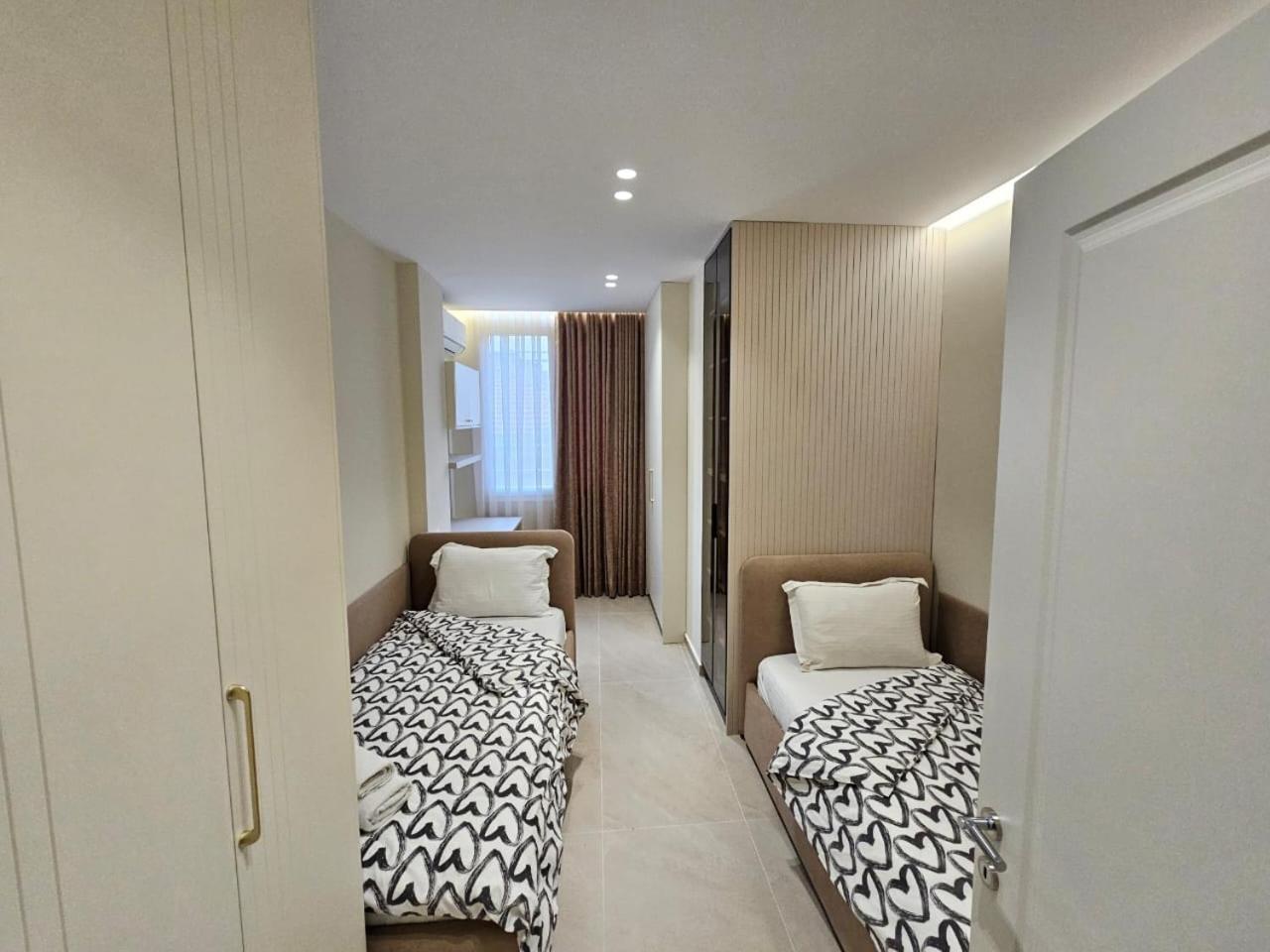 Hotel Apartment Te Rruga Bogdaneve Tirana