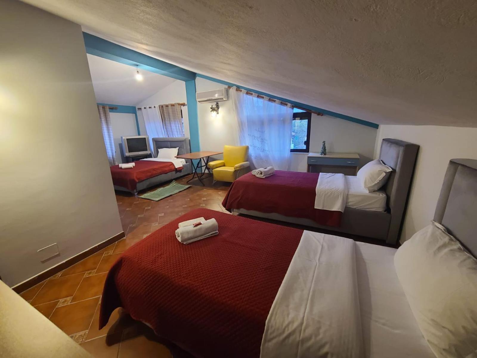 Hotel Apartment Te Rruga Bogdaneve *