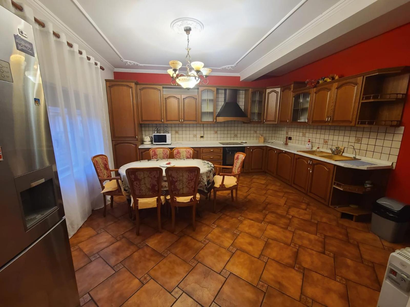 Hotel Apartment Te Rruga Bogdaneve *