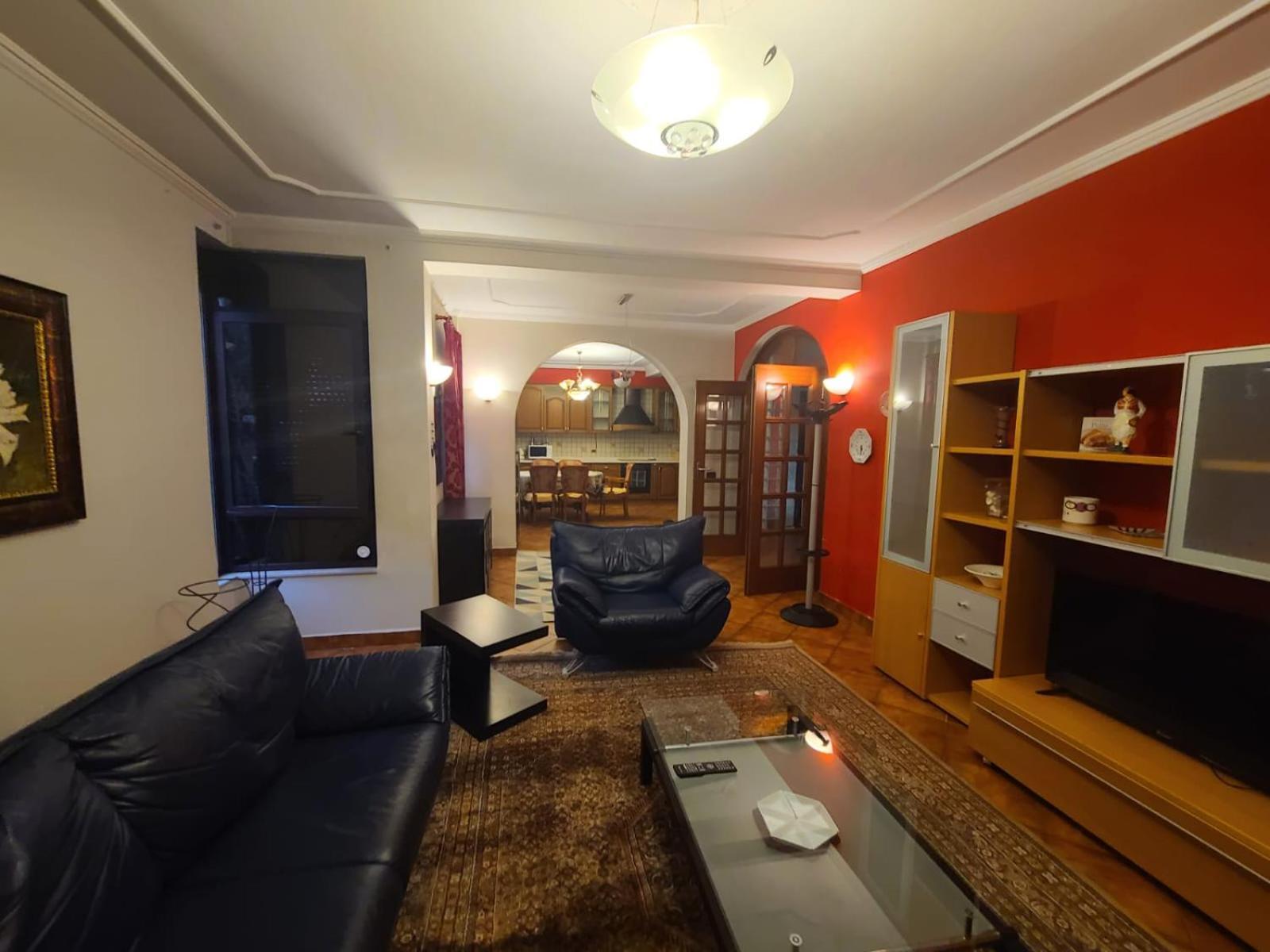 Hotel Apartment Te Rruga Bogdaneve Tirana